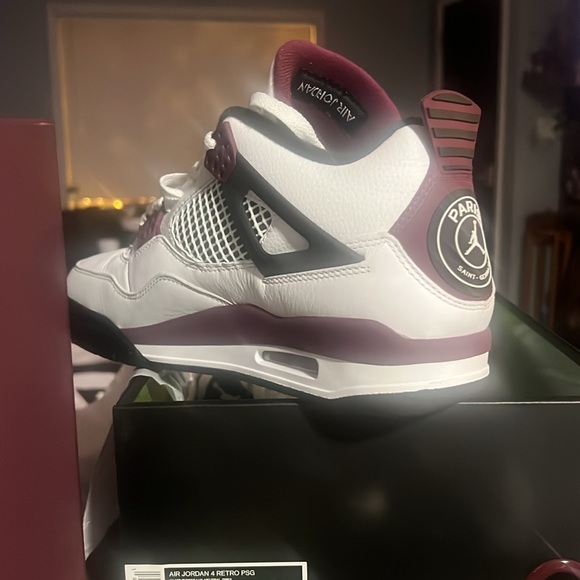 Jordan 4- Paris St.Germain - Picture 5 of 6